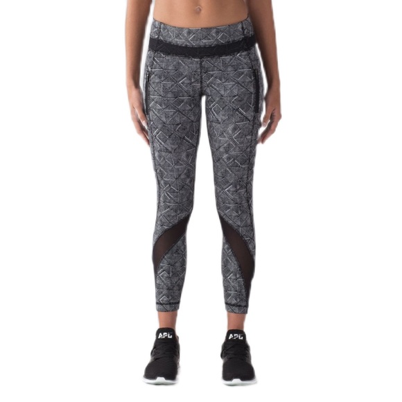 lululemon athletica Pants - Lululemon - Inspire Tight II (25") Formation Alpine White Black / Black